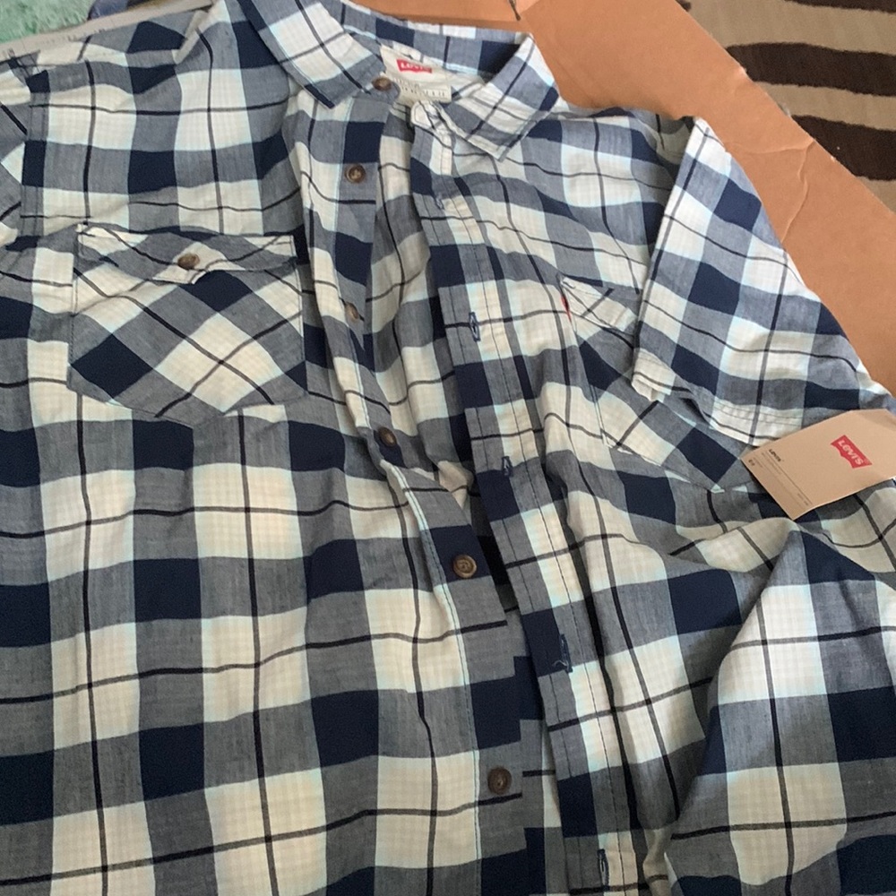 Xl Levi’s button down. Chest pockets.